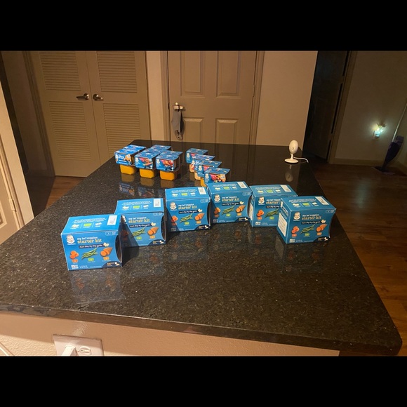 It’s a bulk of baby food and their brand new. An will shipped the same day - Picture 1 of 9